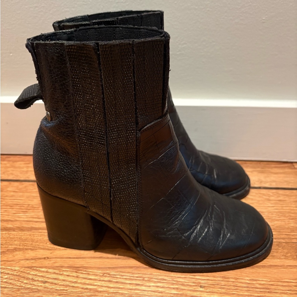 BUTTERO croc embossed black leather chunky heeled boots sz 37 quiet luxury rare